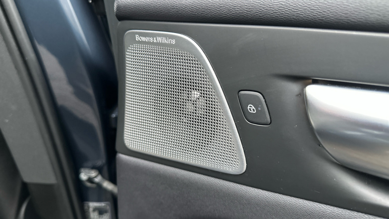 Volvo XC60 2.0 T8 [455] RC PHEV Ultimate Dark 5dr AWD Gtron Estate